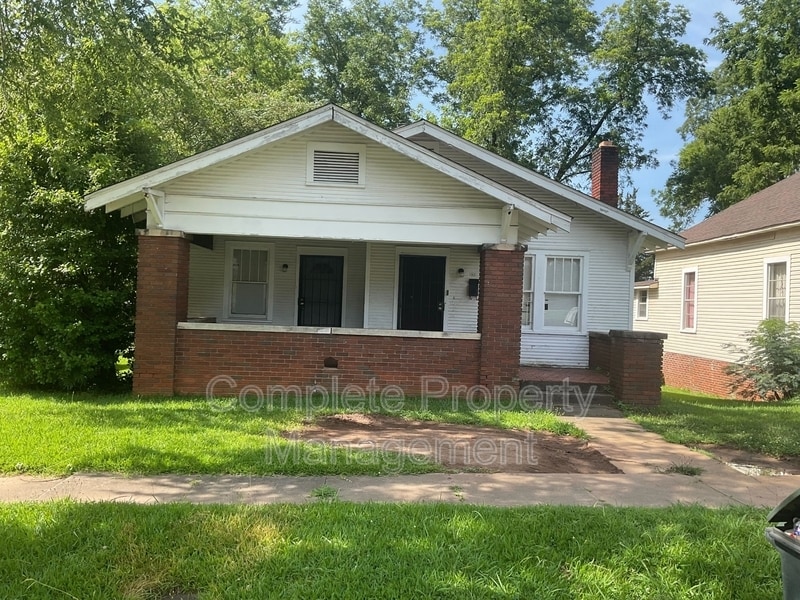 Primary Photo - 1313 4th Terrace W