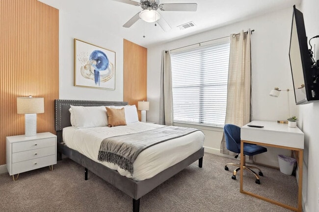 Foto del edificio - 5445 Town and Country Blvd