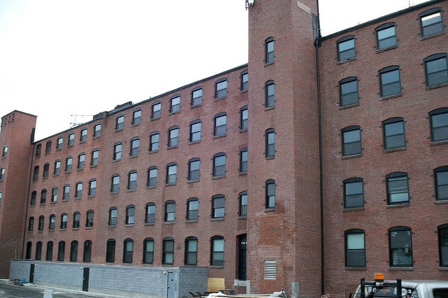 Building Photo - The 1850