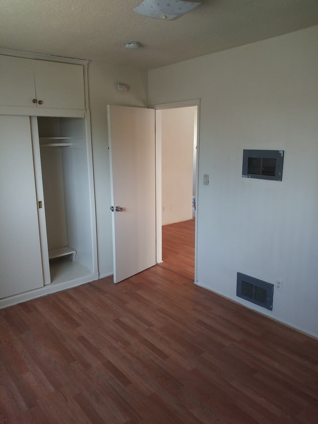 Building Photo - 13320 S Vermont Ave