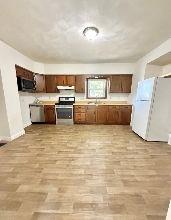 Foto del edificio - 115 S Lawn Ave