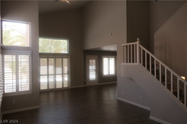 Building Photo - 9736 Fern Canyon Ave