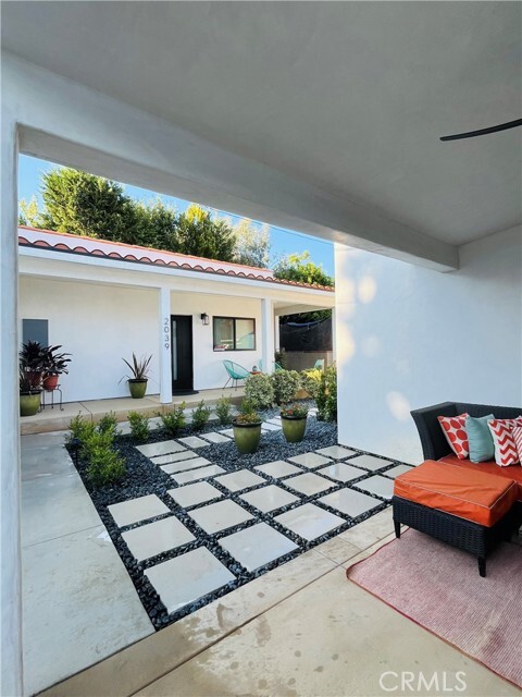 Building Photo - 2039 Casa Grande St