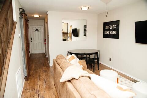 Foto del edificio - 604 White Mountain Dr