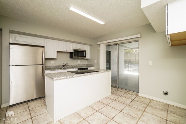 Building Photo - 6009 Applegate Dr