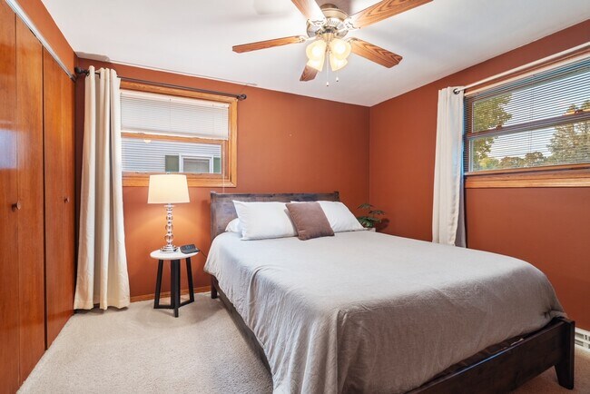 Foto del edificio - 1253 Roscoe St