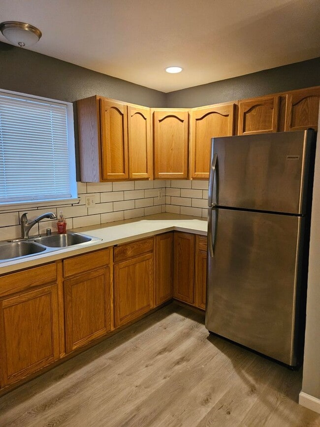 Building Photo - 1017 Lincoln St