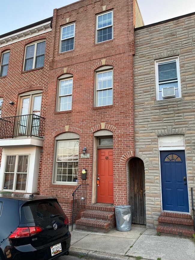 Building Photo - 924 S Robinson St
