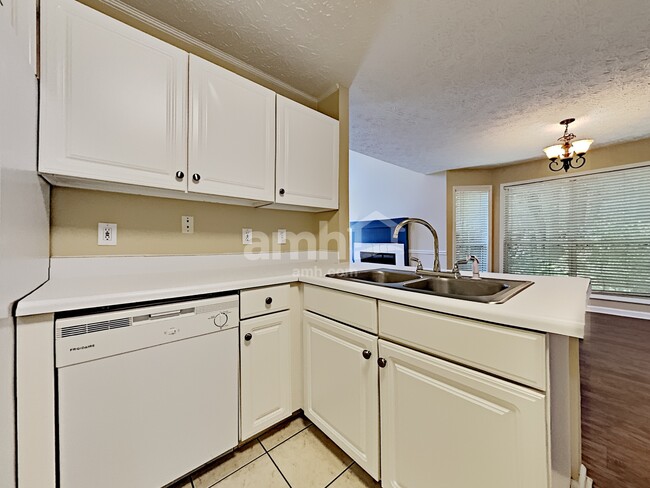 Foto del edificio - 1082 Britley Park Ln