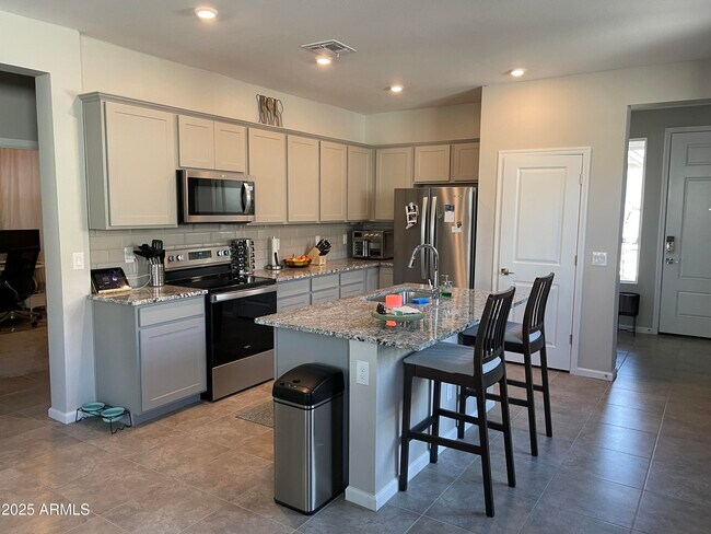 Foto del edificio - 17376 W Paraiso Ln
