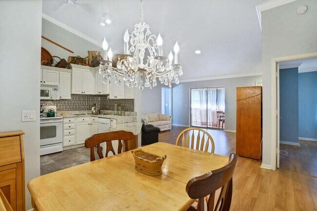 Foto del edificio - 6520 Chasewood Dr