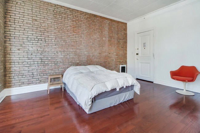Interior Photo - 316 Clinton Avenue