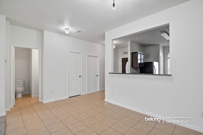 Building Photo - 2006 Quiet Palm Ln