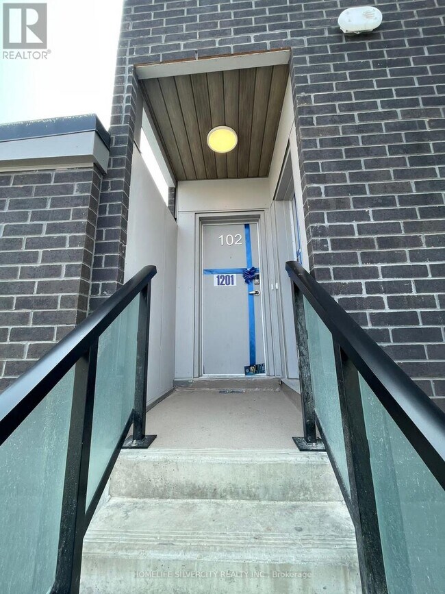 Photo du bâtiment - 1081 Danforth Rd