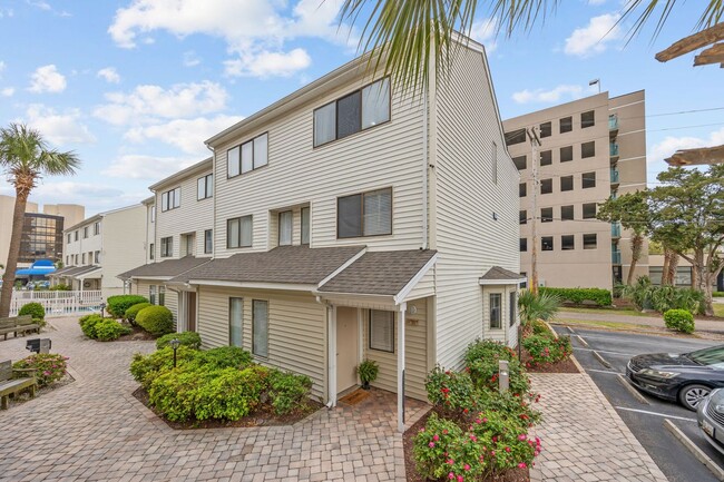 Building Photo - All Inclusive Seasonal Rental Available October 1st, 2025-March 31st 2026!