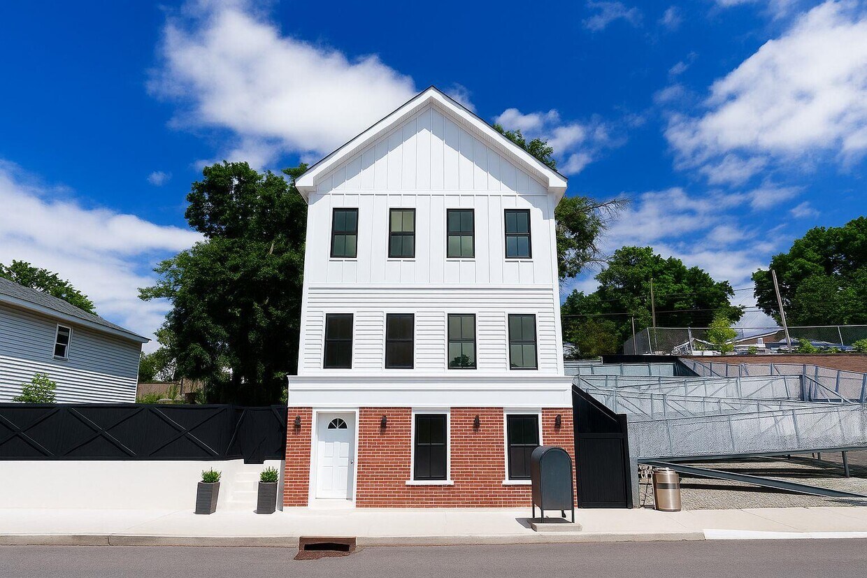 Foto principal - 328 Columbia St