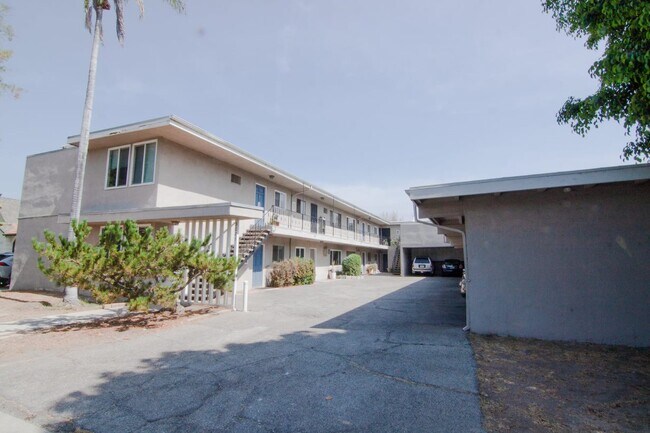 Building Photo - 3025 Glenhurst Ave