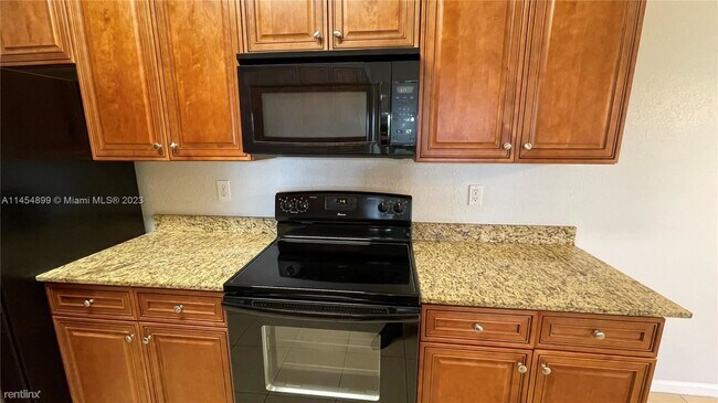 Foto del edificio - 3 br, 2 bath House - 3569 Forest Hill Blvd...