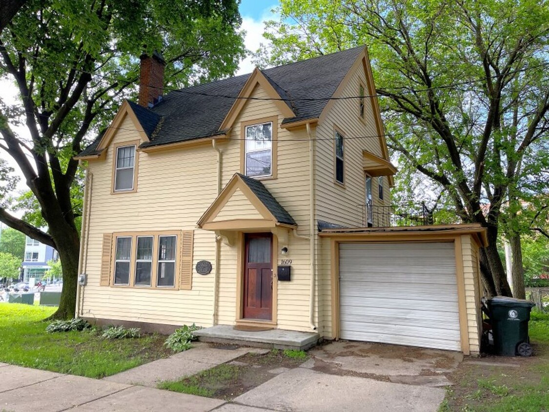 Foto principal - 1609 Regent St