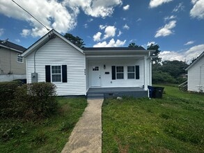 Building Photo - 861 W 12th St Building Photo - 861 W 12th St