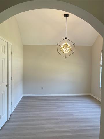 Building Photo - 9517 Thorncliff Dr