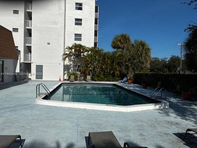 Building Photo - 16950 W Dixie Hwy