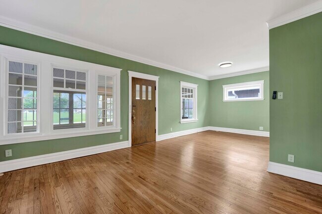 Foto del edificio - 636 S Euclid Ave