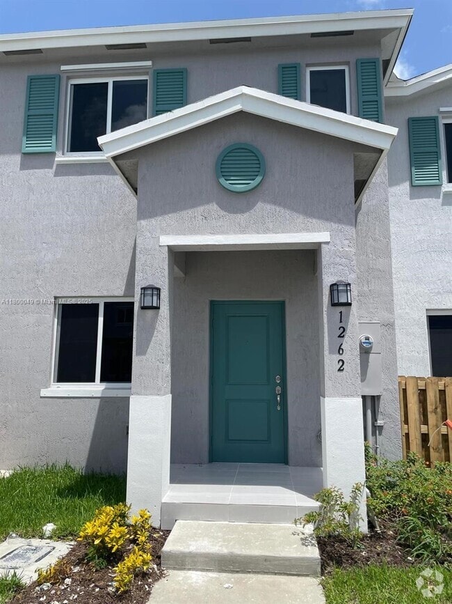 Building Photo - 1262 NW 3rd Ln