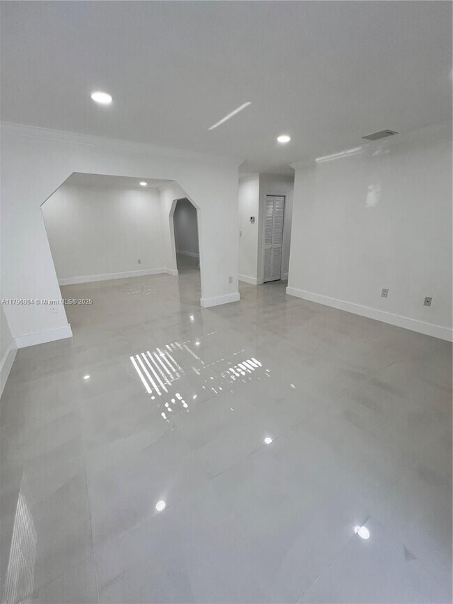 Foto del edificio - 3042 SW 16th Ter