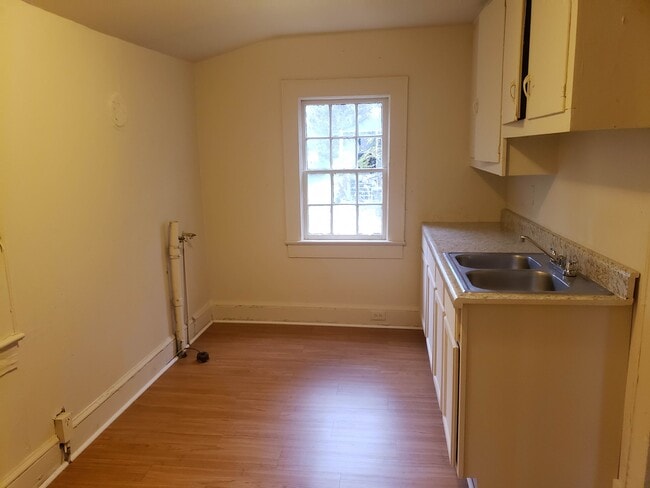 Building Photo - 1720 W Parker Rd