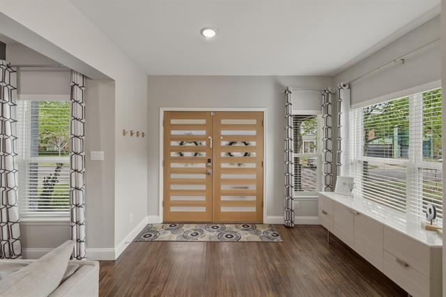 Foto del edificio - 5914 Goodwin Ave