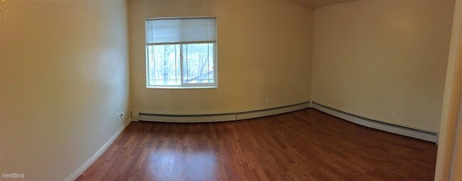 Building Photo - 2 br, 1 bath 4plex - 3461 W Sakai St  1 Bath