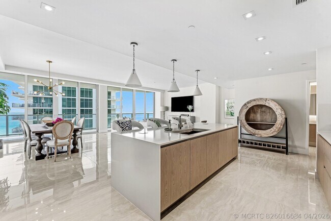 Building Photo - 3100 N Ocean Dr