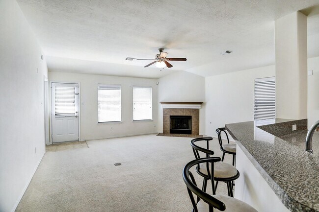 Foto del edificio - 135 Rustic Colony Ln