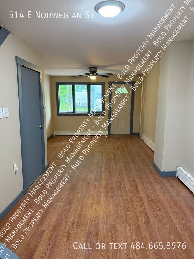 Building Photo - 514 E Norwegian St