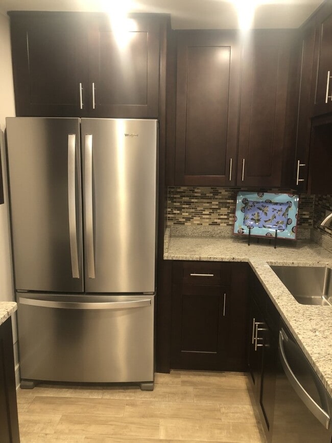 Foto del edificio - 5358 N Cumberland Ave