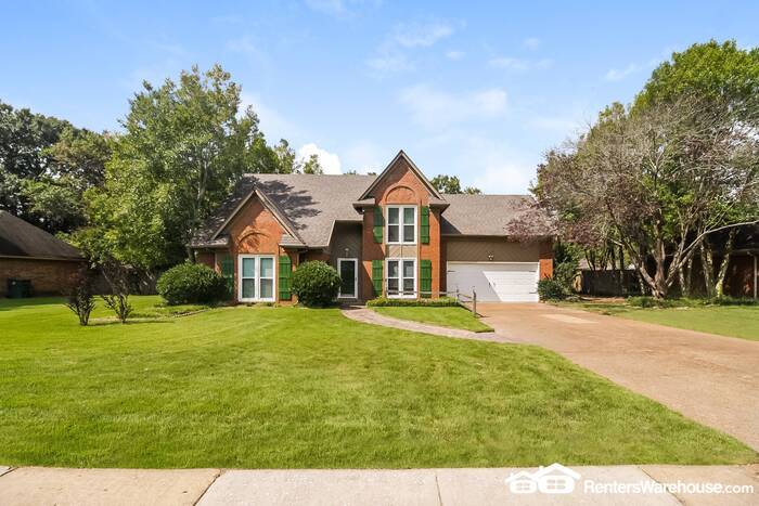 Foto principal - Newly Renovated 2 Story East Memphis Home