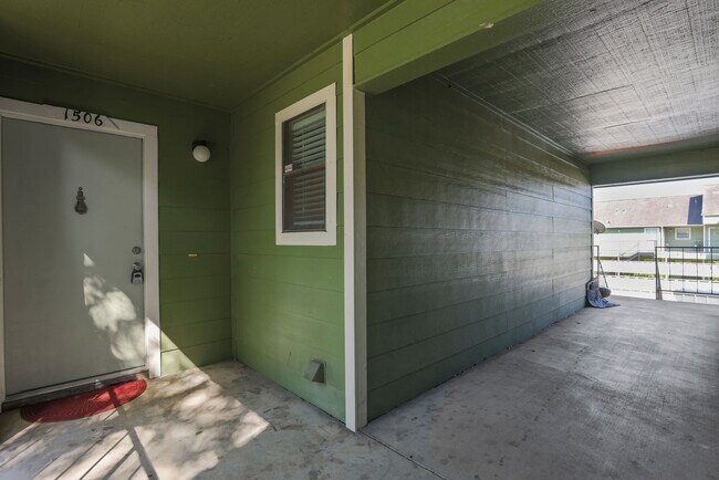 Building Photo - 14777 Wunderlich Dr