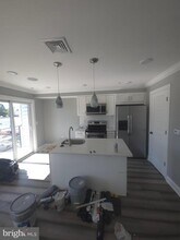 Building Photo - 3410 W Commissioner St