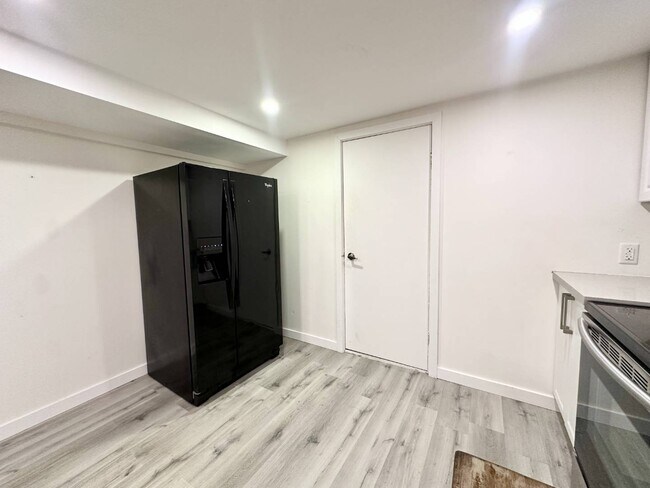 Building Photo - Fairlawn Basement Unit