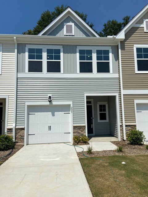 Building Photo - 229 Peebles Dr