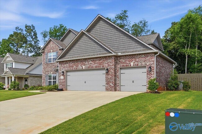 Building Photo - 212 Somerdale Ln