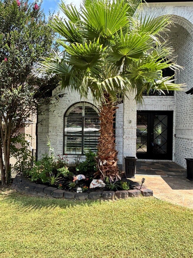 Building Photo - 12394 Pebble View Dr