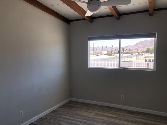 Foto del edificio - 73642 Buena Vista Dr