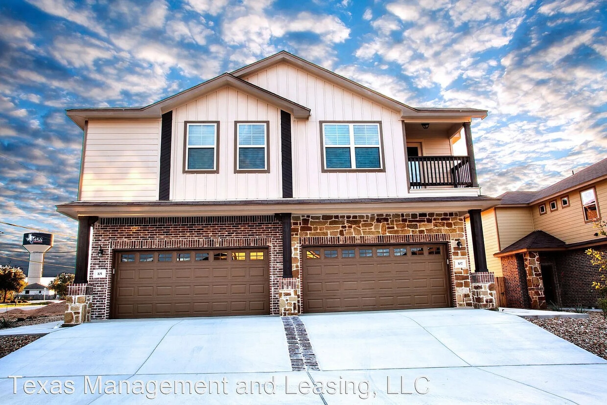 Foto principal - 107 Lakeview Ct