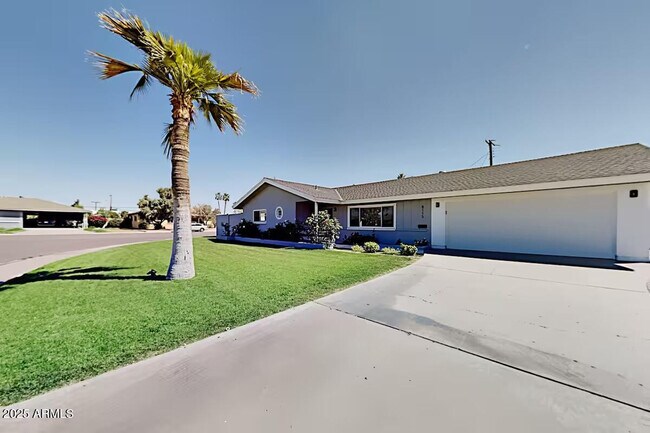 Foto del edificio - 8115 E Edgemont Ave