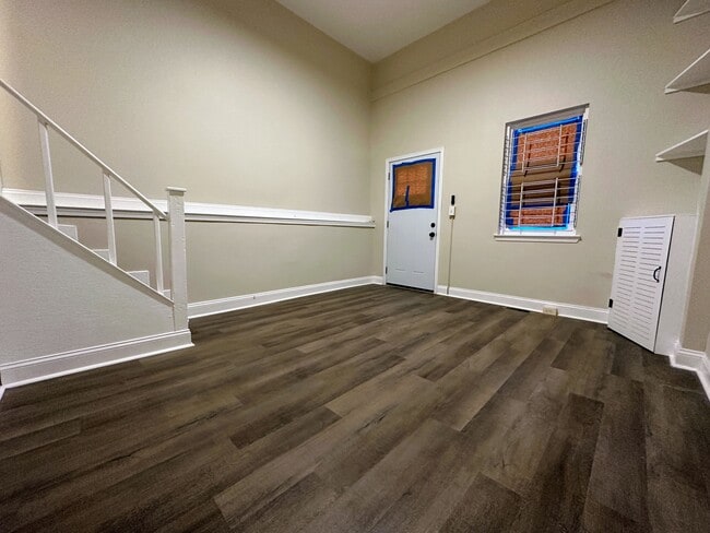Living Room - 1824 N Payson St