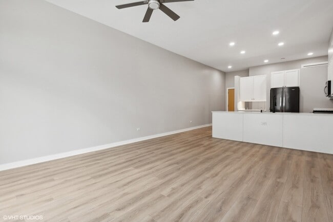 Foto del edificio - 939 W Madison St