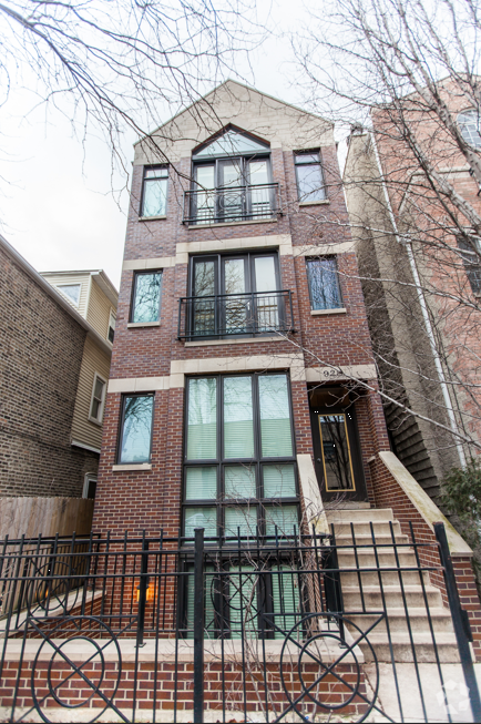 Building Photo - 928 N Wood St