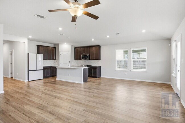 Foto del edificio - 14312 Bryce Ln